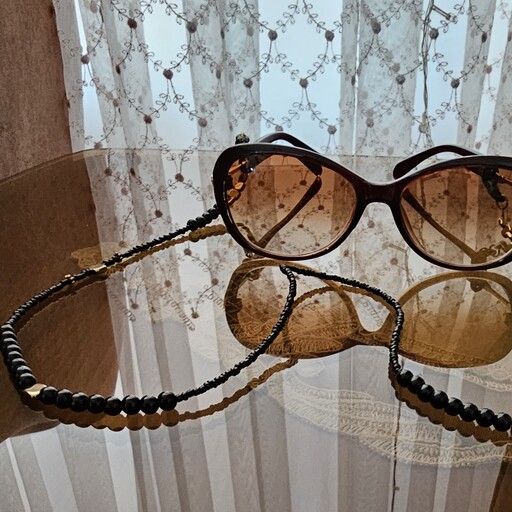 بند عینک مشکی طلایی
