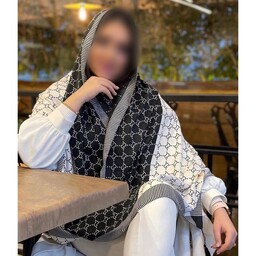شال نخی منگوله دار  با طرح بی نظیر سفید و  مشکی گوچی 