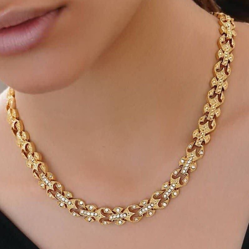 گردنبند زنانه طلا روس با ابکاری طلا رنگ ثابت 