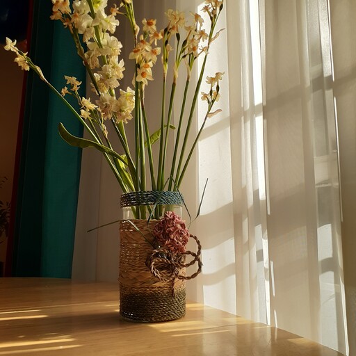 گلدان تزیینی حصیری شیشه ای(ارسال رایگان)مناسب برای دکور  هدیه (18 سانتیمتر)کادویی عیدی هفت سین