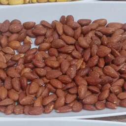 مغز بادام درختی