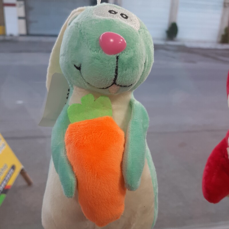 عروسک پولیشی خرگوش هویج به دست