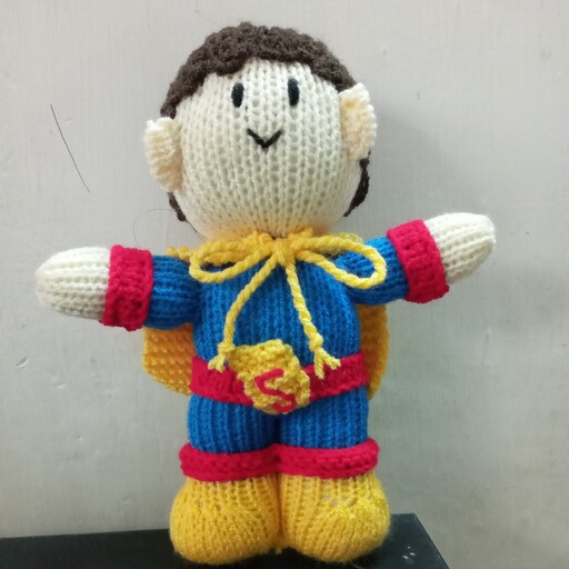 عروسک بافتنی سوپرمن کاملا دستبافت بافته شده از کاموای درجه یک پر شده از پشم شیشه درجه یک