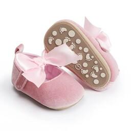 کفش پرنسسی نوزادی  وارداتی. برندترک مناسب فسقلی های نوپا. کار بسیار با کیفیت و زیبایی هست. سایز 11.12.13 سانت کف پا. 