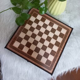 شطرنج و منچ دار ای قفل و کاور چرمی به همراه تاس و مهره همراه با 7 مدل بازی دیگر