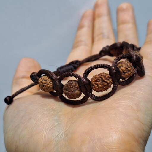 دستبند مهره سایز هشت رودراکشا مهره اشک شیوا مهره هسته میوه هندی دستبند پر انرژی شیک و خاص و زیبا