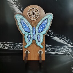 جاکلیدی طرح پروانه ، ترکیب چوب و پروانه مسی و مینا کاری شده ،کاملا  کاربردی و قابل استفاده ، مناسب برای هدیه 