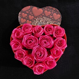 باکس قلبی کوچیک ولنتاین با گل رز ساتن روبانی ، رنگ صورتی
