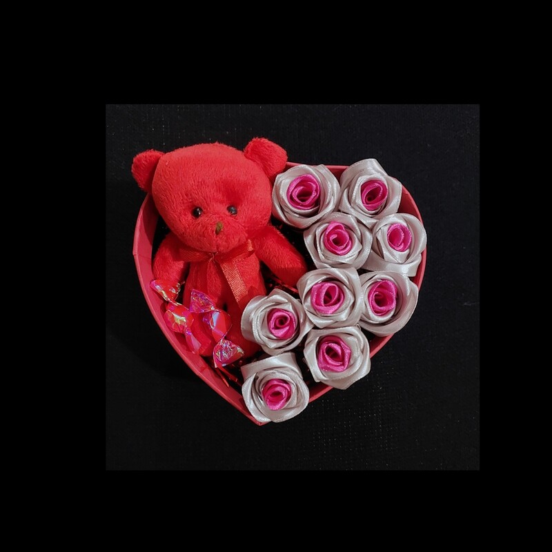 باکس هدیه ولنتاین ، گل ترکیبی با خرس و شکلات