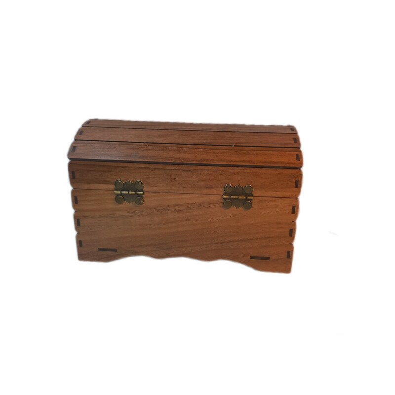 صندوقچه چوبی زیبا و لوکس با قفل های فلزی از ماکت مجتبی