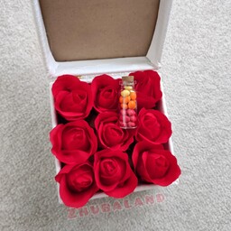 باکس گل صندوقی با رز مصنوعی . سوپرایز ولنتاین کادو هدیه روز مرد روز زن عیدی 