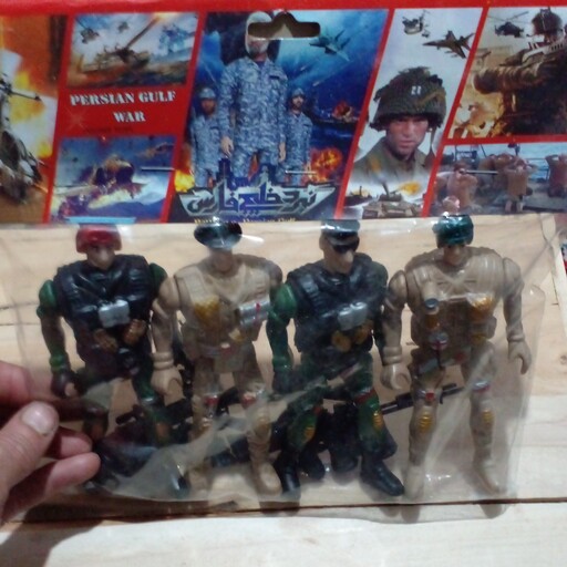 اسباب بازی مجموعه سرباز کماندو چهارتایی همراه با سلاح و مهمات 