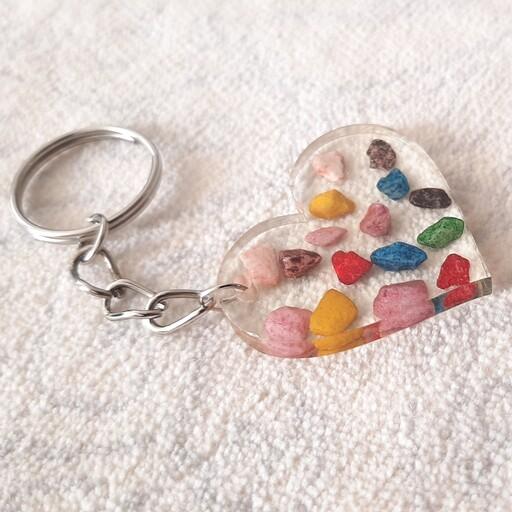 پاسوییچی رزینی مدل قلب با تزئین سنگ های رنگارنگ