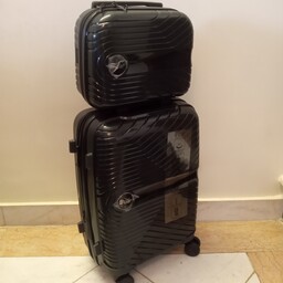 چمدان  متوسط همراه آرایشی خارجی