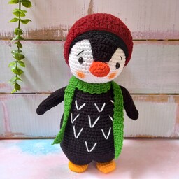 عروسک دستبافت پنگوئن گالری جغدک ( رنگ کلاه و شالگردن قابل تغییر است )