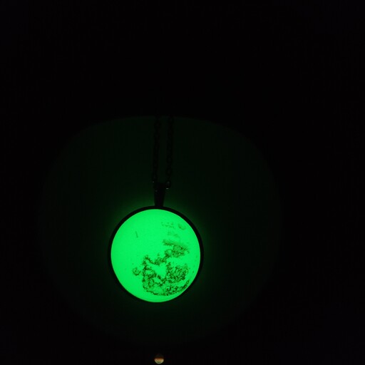 گردنبند ماه شب تاب آبی و سبز