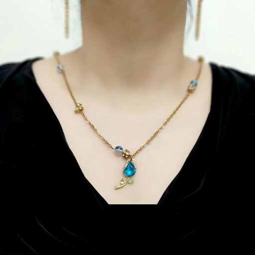 گردنبند زنانه و دخترانه طرح گل رز آبی با زنجیر دیپلمات طلایی خلخال لوکس دستی استیل رنگ ثابت