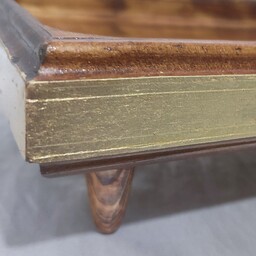 سینی پذیرایی پایه دار چوبی کارشده با ورق طلا