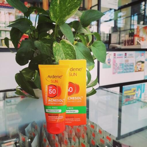 کرم ضد آفتاب spf50 آردن مدل Acnesol مناسب پوست چرب و آکنه دار با حجم 50 میلی لیتر 