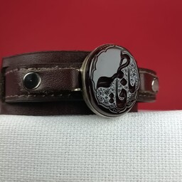 دستبند چرمی قاب نقره عقیق سرخ با ذکر یا فاطمه (س)