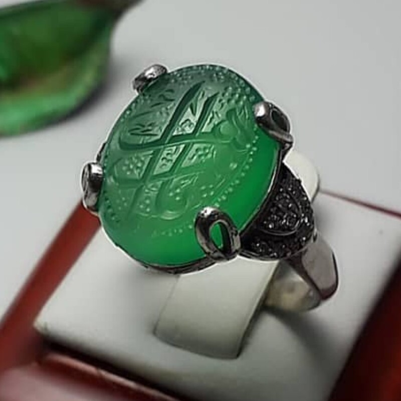 انگشتر نقره عقیق سبز با حکاکی یا زهرا (س) با رکاب چهار چنگ 