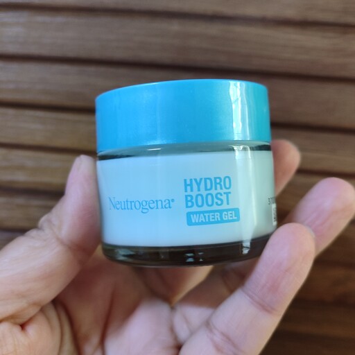 واتر ژل نوتروژینا آبرسان نوتروژینا مدل هیدروبوست فرانسوی اصل HydroBoost
Neutrogena Hydro Boost Water Gel Cream