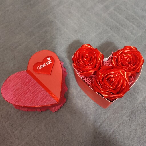 باکس و جعبه همراه با گل ربانی روبانی مناسب هدیه ولنتاین و روز عشق