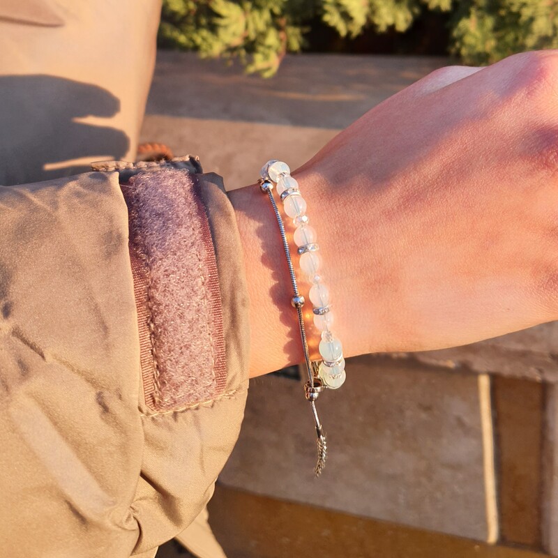 دستبند جذاب با سنگ اوپال سنگ ها کاملا اصل هستن کاملا رنگ ثابت