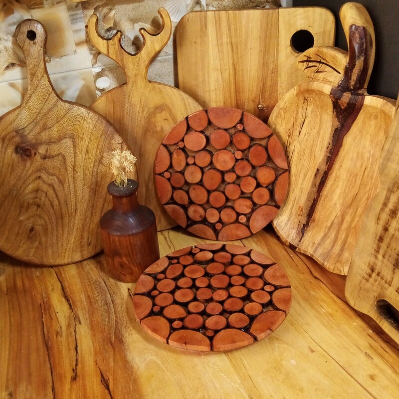 زیر قابلمه چوبی در طرح مختلف