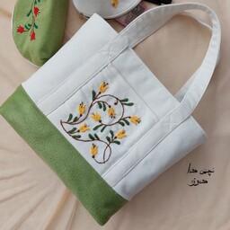 کیف پارچه ای گلدوزی