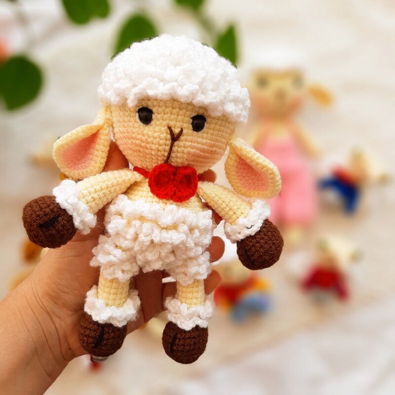 بره فرفری مناسب سیسمونی نوزاد و بازی کودک  گوسفند بافتنی عروسک بره
