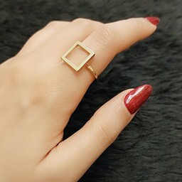 انگشتر اسپرت زنانه و مردانه ، دخترانه و پسرانه ، طرح تک مربع طلایی ، استیل رنگ ثابت