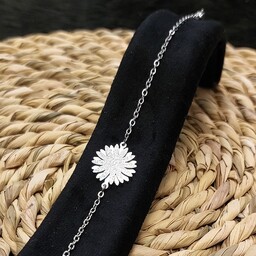 دستبند ظریف زنانه و دخترانه طرح گل براق و شنی سفید (نقره ای) ، استیل رنگ ثابت ، مناسب هدیه و کادو