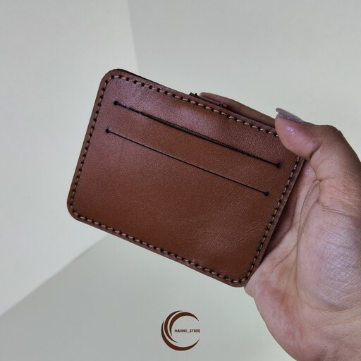 کیف کارت چرم طبیعی و دستدوز دارای 7 جای کارت قابل سفارش با رنگ دلخواه و ابعاد دلخواه 