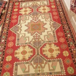 فرش دستبافت گلیم قالیچه  تار و پود پشمی 
اندازه 2 در 1.30 
جنس تار و پود  پشمی