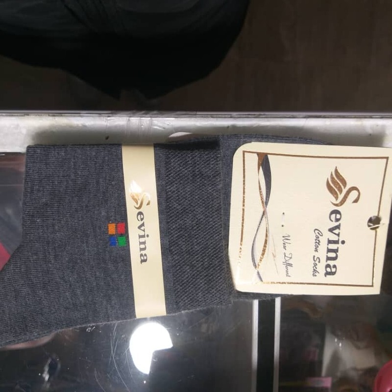 جوراب مردانه جنس محکم و ضخیم مقاوم مارک سوین رنگبندی کرم و مشکی و نوک مدادی 