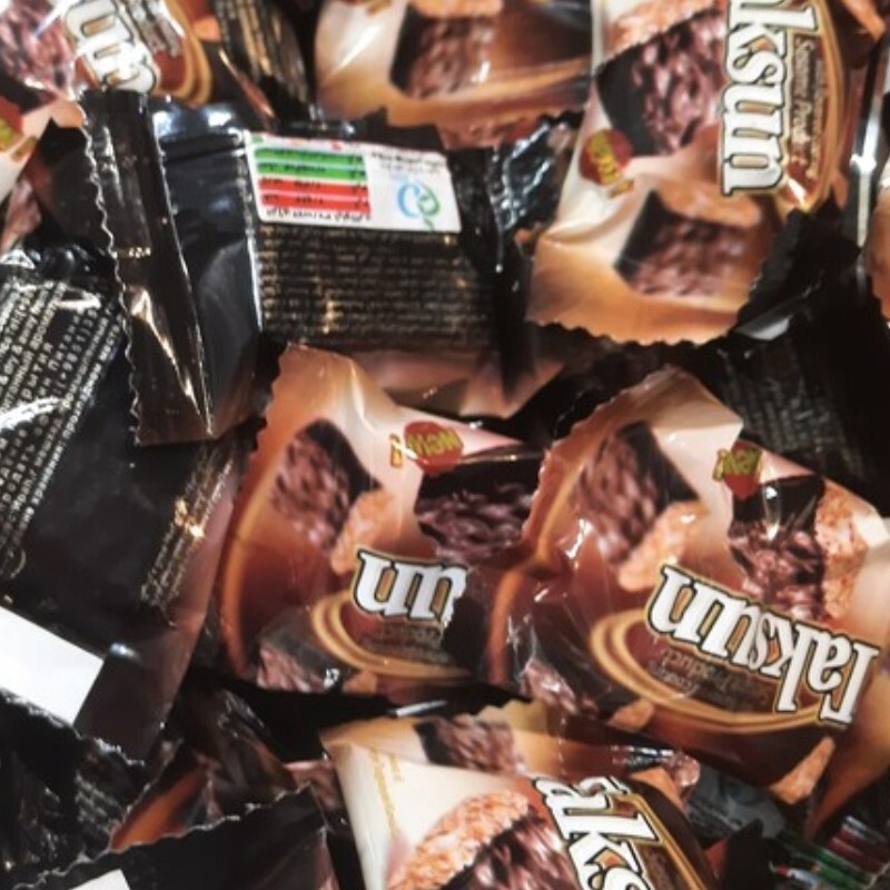 شکلات کنجدی با روکش کاکائویی تکسان 500 گرمی