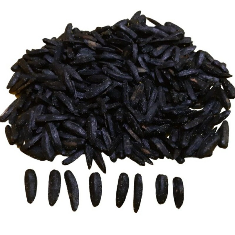تخمه آفتابگردان سیاه  شمشیری اصل خوی (1  کیلویی)(خرید هر  5 کیلو نیم کیلو هدیه دارد)