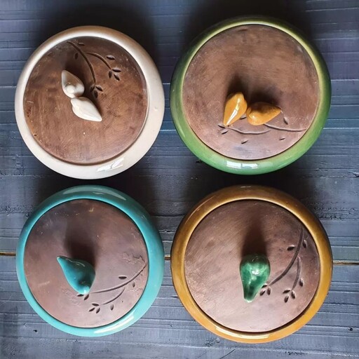 شکلاتخوری سرامیکی دستساز پرنده دار در رنگبندی زیبا