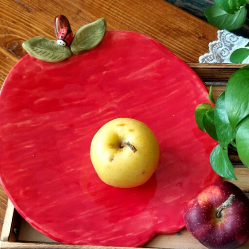 بشقاب سیب سرامیکی دستساز لعابدار با دوبار  پخت کوره مصرفی و بهداشتی 