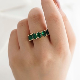 انگشتر زنانه مدل جواهری نگین سبز برابر با اصل طلا جنس استیل رنگ ثابت