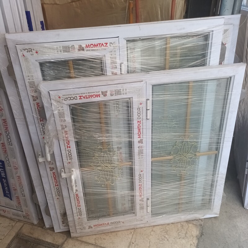 پنجره یو پی وی سی 150در150 با شیشه دو جداره. هزینه ارسال به عهده مشتری میباشد