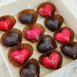 شکلات مغزدار کاراملی طرح قلب مناسب ولنتاین شکلات دستساز بن بن یه هدیه لاکچری و شیک