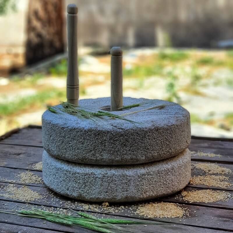 آسیاب دستی سنتی سنگ خارا