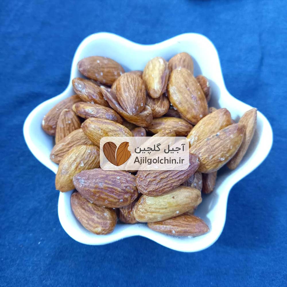 مغز بادام بوداده خارجی درشت