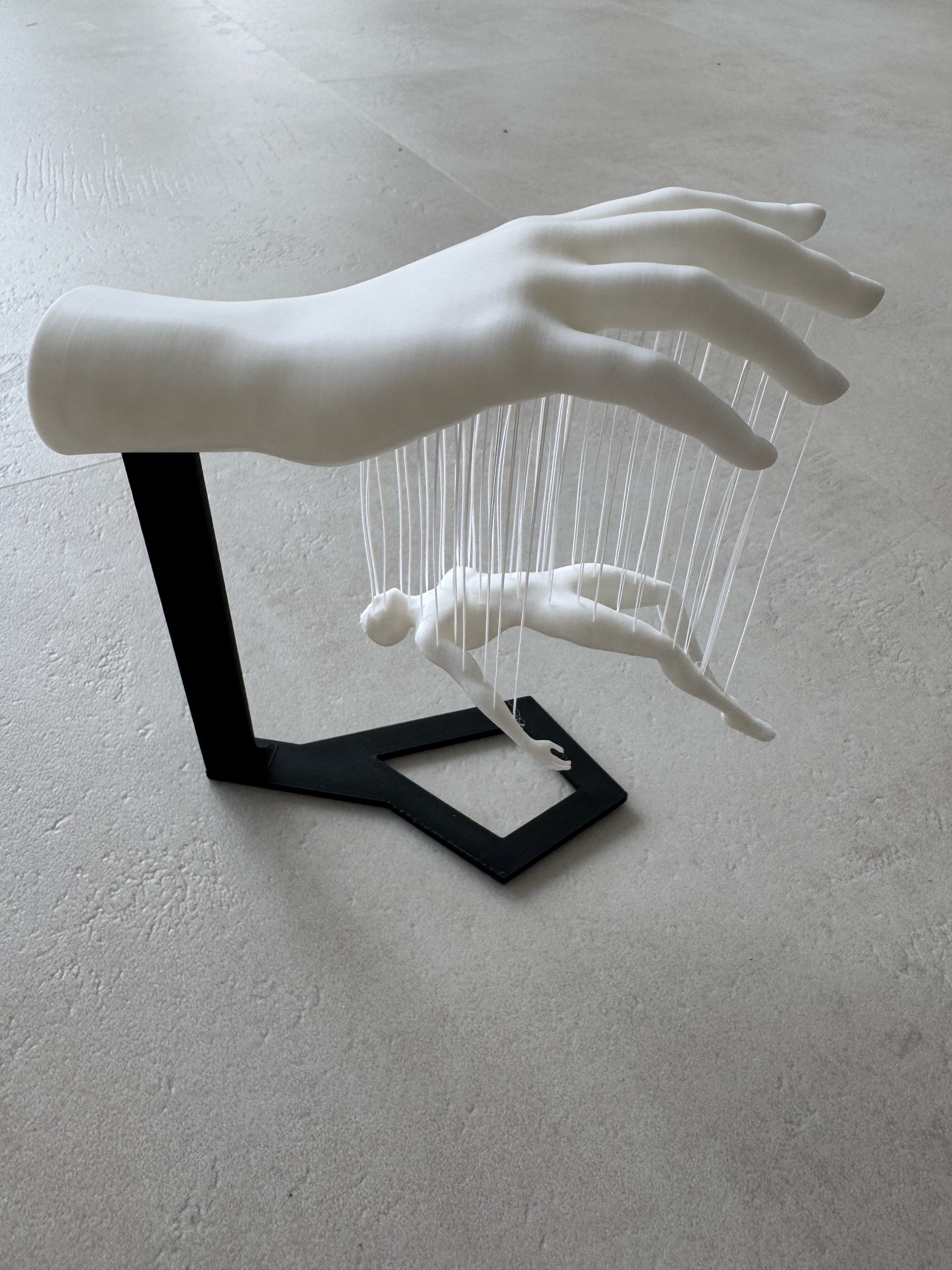 مجسمه دکوراتیو «Overtaken»