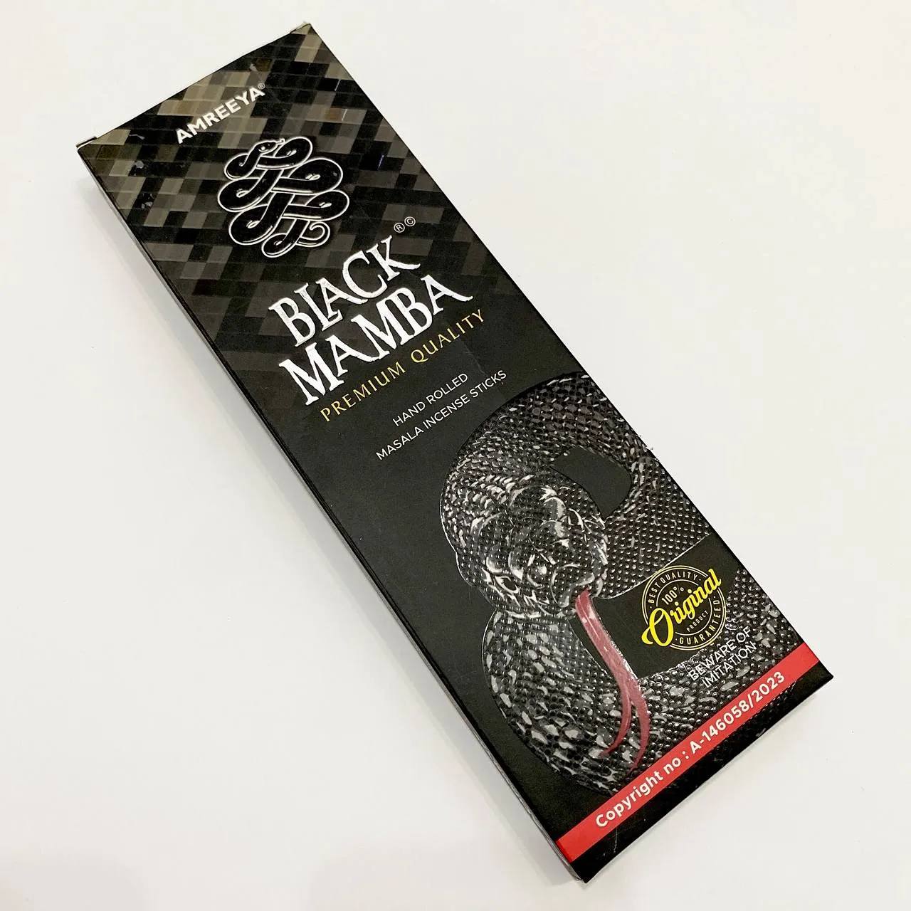 عود دست ساز رایحه مار سیاه Black Mamba برند Amrreya