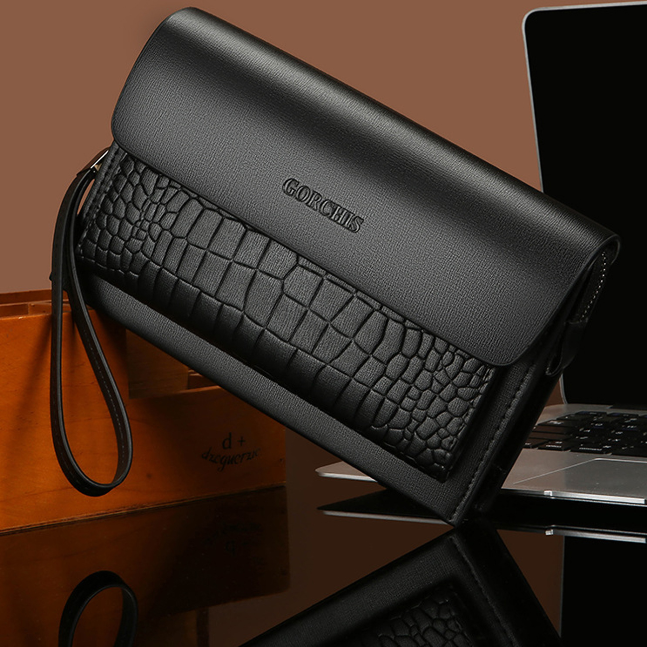 کیف دستی مردانه مدل 8806 گورچیس با چرم مصنوعی طرح کروکودیل و قفل ضد سرقت