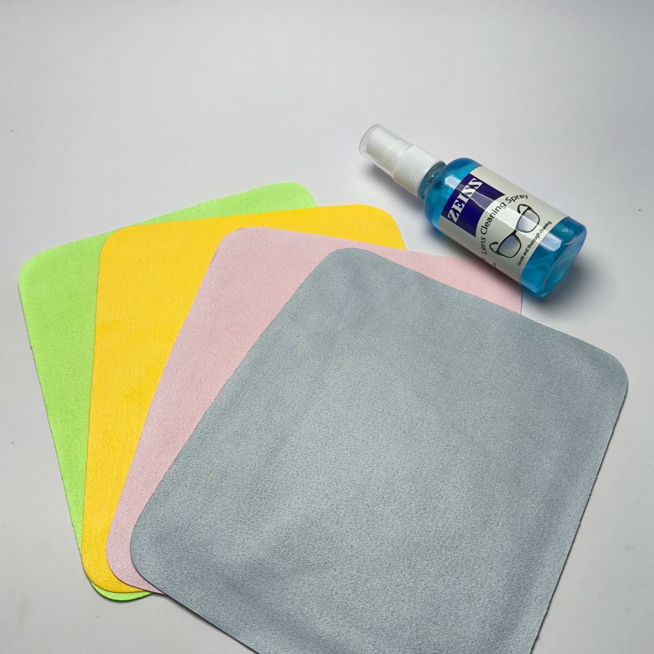 پک یک عدد دستمال ماکروفیبر نانو و یک عدد اسپری مخصوص عینک طبی و آفتابی