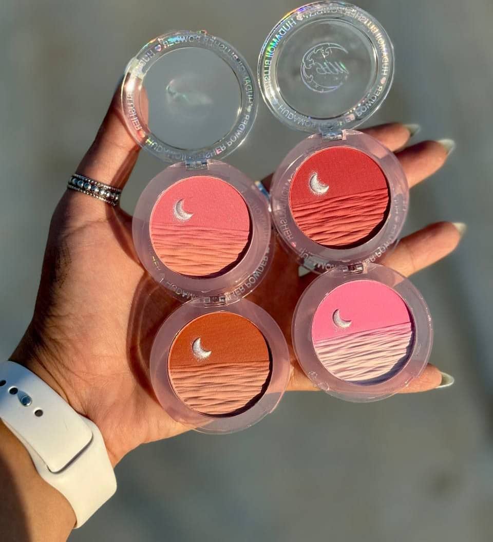 رژگونه تکی ماه هدی موجی